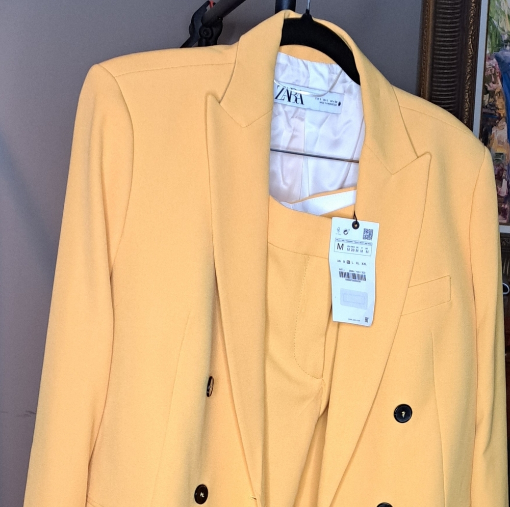 Yellow Blazer and Pants Set. Blazer is large and pants are medium.